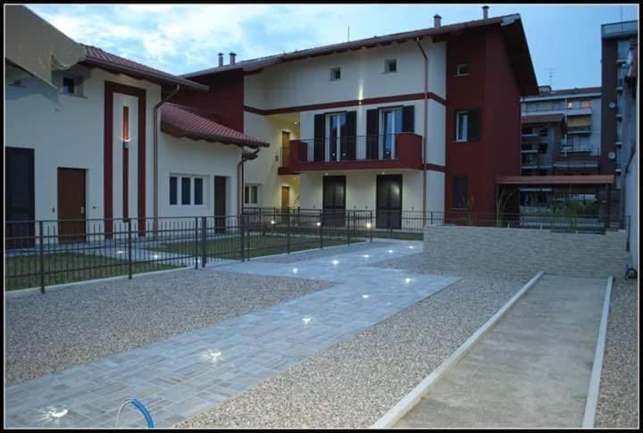 B&B Nearby Malpensa Samarate Buitenkant foto
